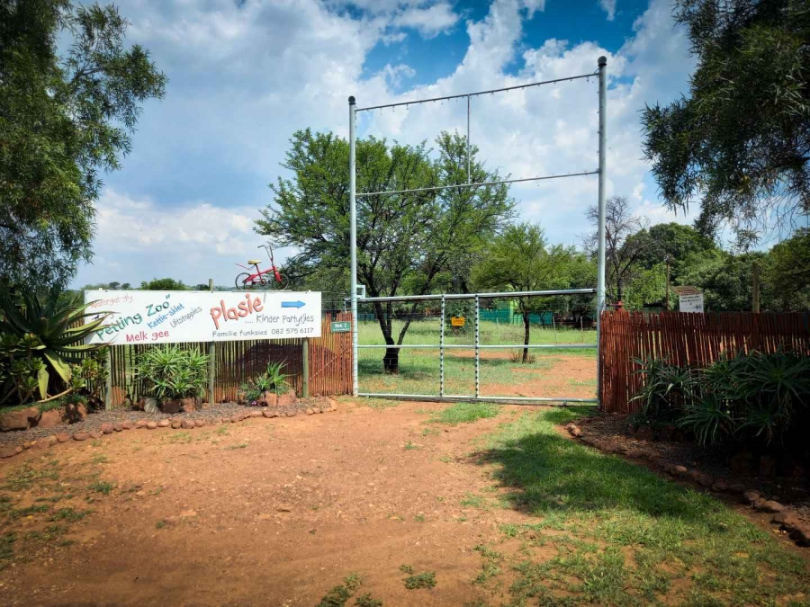 Commercial Property for Sale in Broederstroom North West